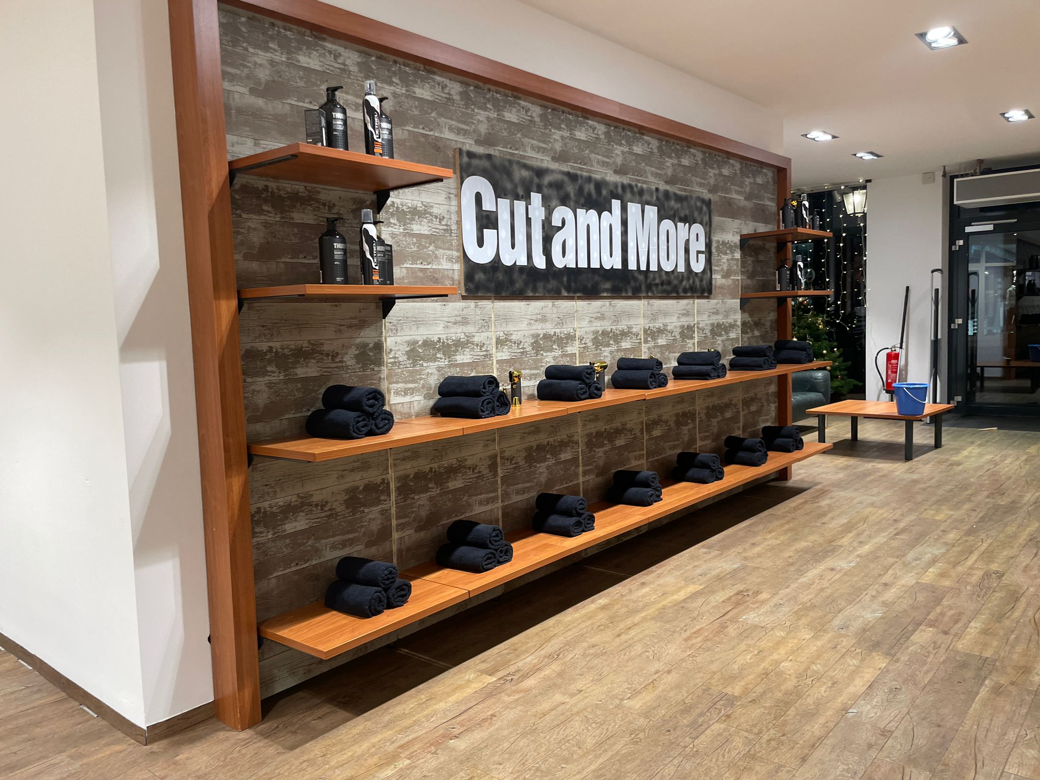 Cut and More Goch Innenansicht 2