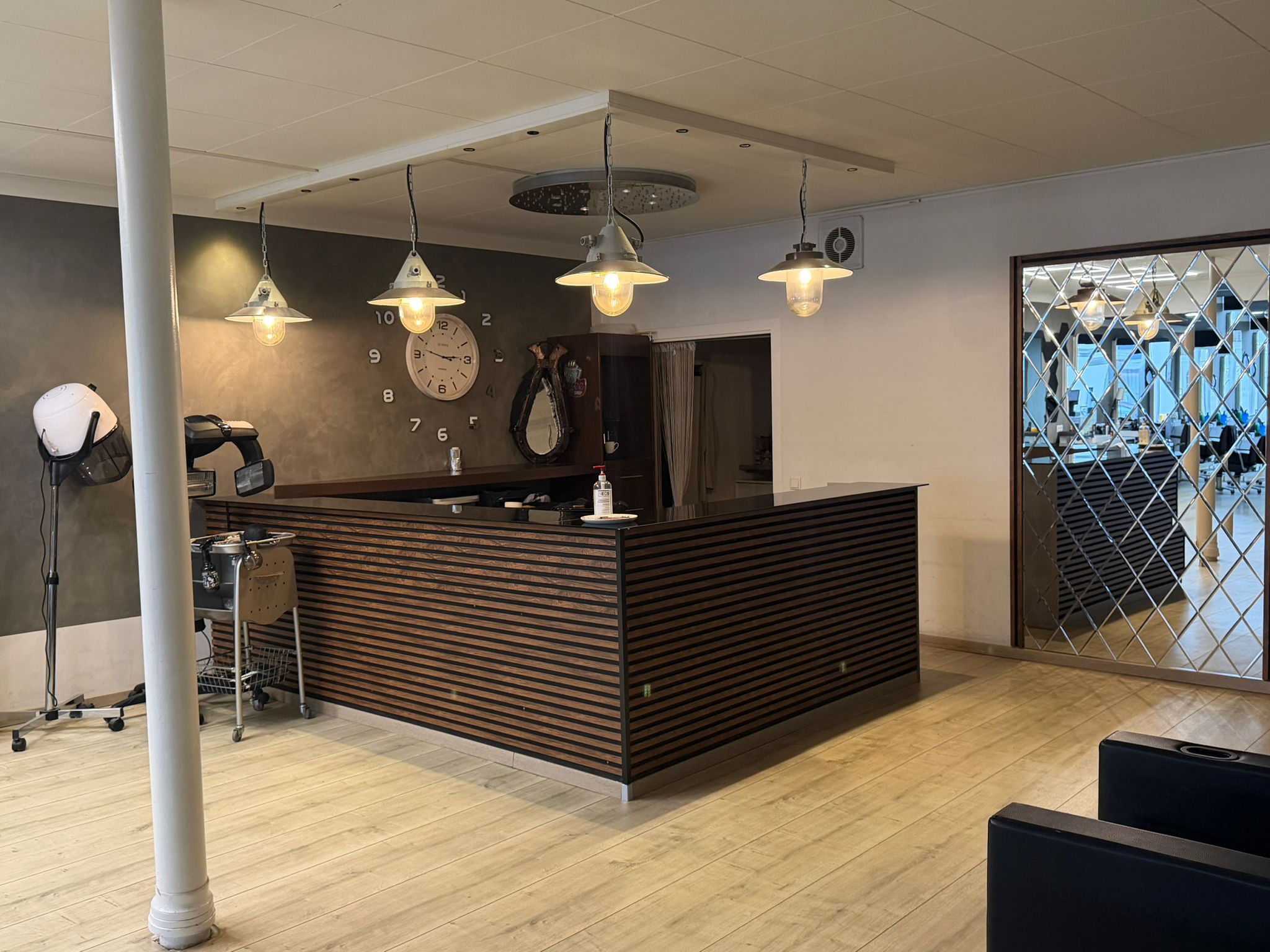 Cut and More Kalkar Innenansicht 2